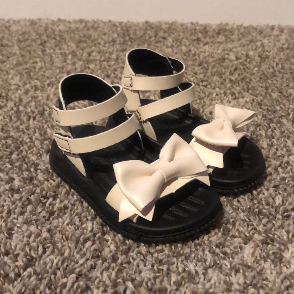 SHEIN Toddler Sandals